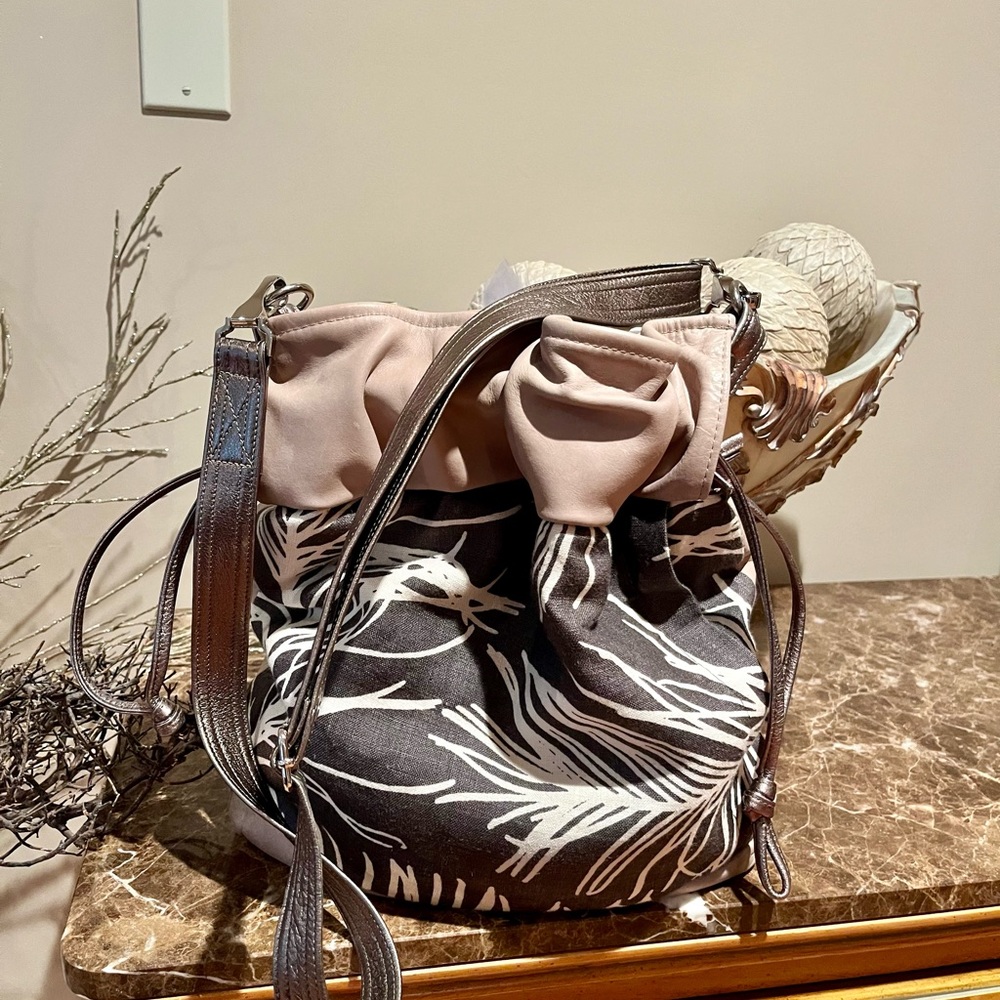 Elegant Black and Cream Crossbody Bag